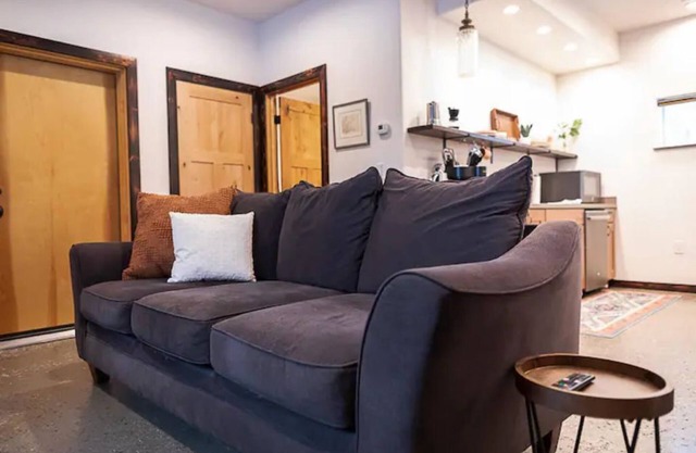 Beautiful, 1-Bedroom in the Hills of Fairbanks