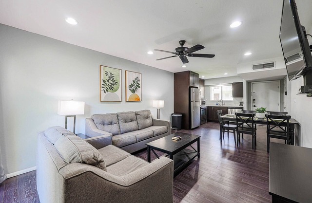 Beautiful 1BR Condo with Pool for Relaxing Stays Next to Mall & Bars