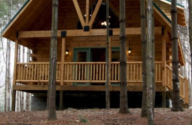 Beautiful 2 Bedroom 2 Bath Log Cabin for Rent
