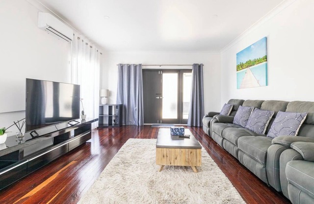 Beautiful 3 Bedrooms BNB between Airport and Sea