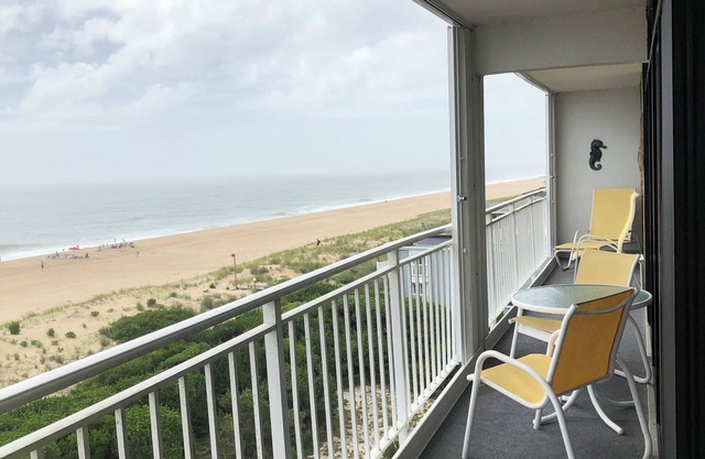 Beautiful 5th Floor Direct Oceanfront Fenwick Tower Penthouse - Fall Getaways!