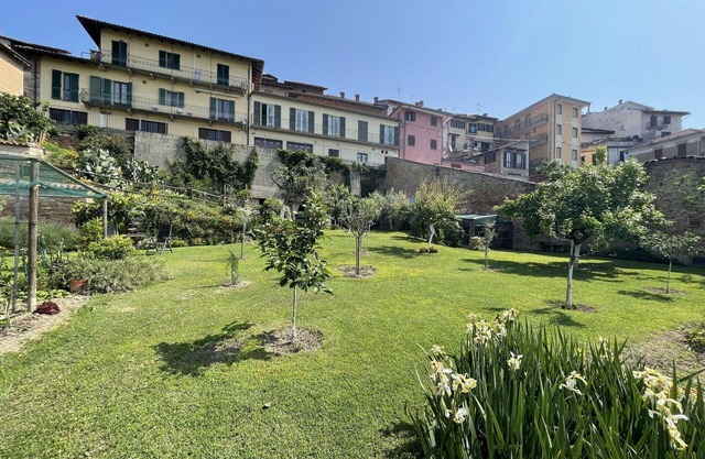 Beautiful apartment for 2 guests with WIFI, A/C, TV, patio and pets allowed