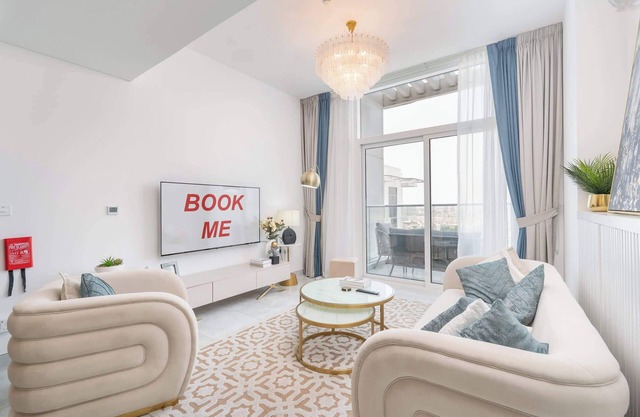 Beautiful Al Furjan 2 bed apartment for 4 people!