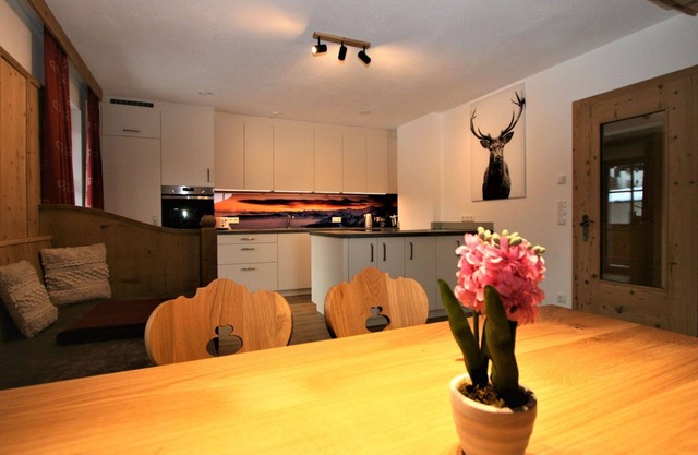 Beautiful apartment for 5 guests with WIFI, TV and terrace