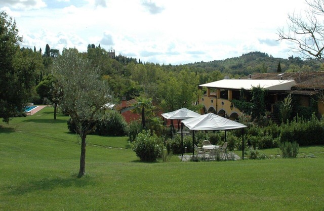 Beautiful apartment for 4 guests with WIFI, pool and TV