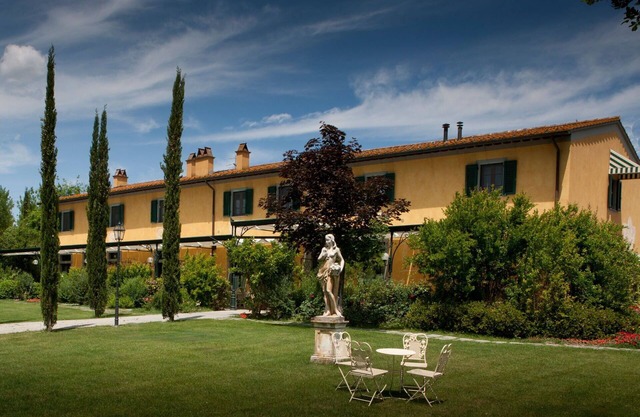 Beautiful apartment for 4 guests with WIFI, pool and TV