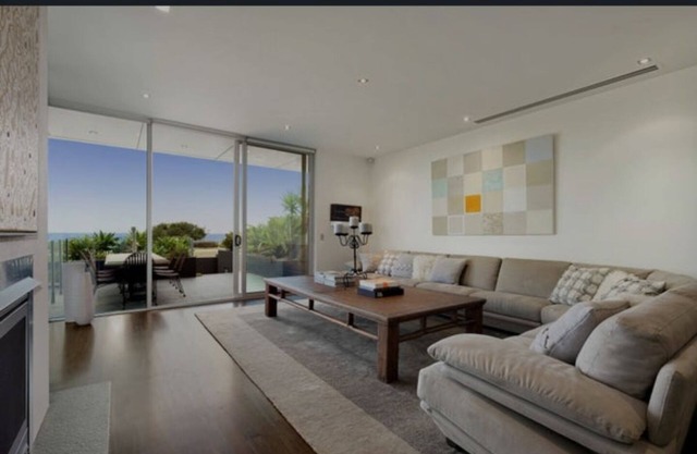 Beautiful apartment by the beach in brighton!