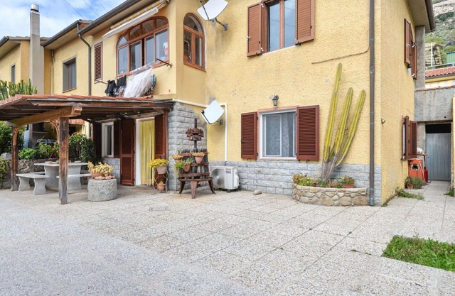 Beautiful apartment for 6 people with WIFI, A/C, TV, terrace and pets allowed