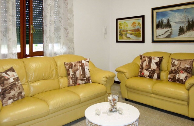 Beautiful apartment for 6 people with WIFI, TV, patio and pets allowed