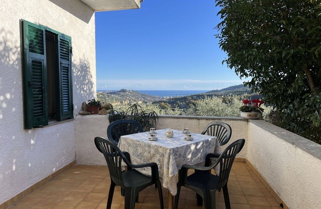 Beautiful apartment for 4 guests with WIFI, A/C, TV, terrace, pets allowed and panoramic view