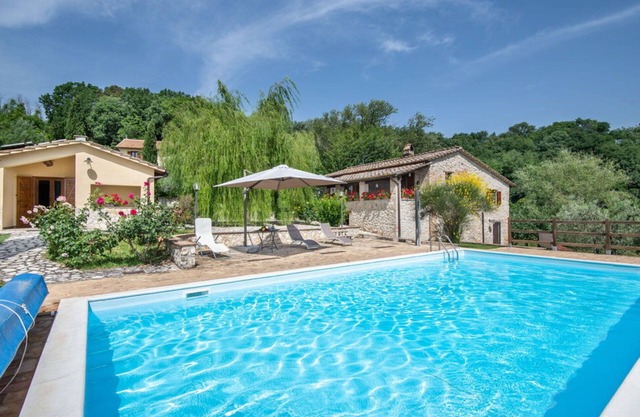 Beautiful apartment for 5 people with WIFI, pool, A/C and TV