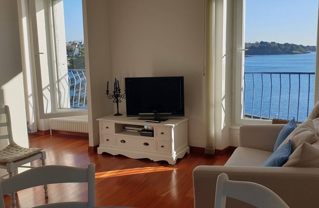 Beautiful apartment with superb sea view in the heart of Concarneau
