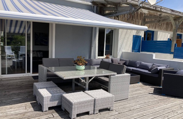 Beautiful apartment terrace facing the sea sandy beach