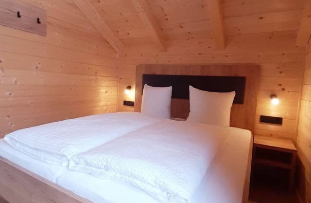 Beautiful apartment in villa for 6 people with WIFI, TV, terrace, pets allowed and panoramic view