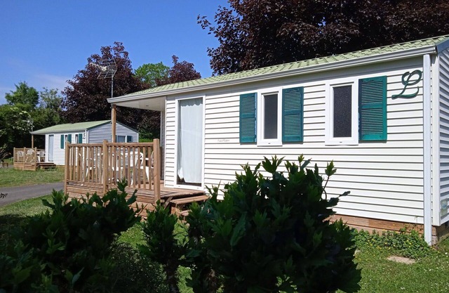 Beautiful apartment in villa for 5 guests with internet, pool, TV, terrace and pets allowed