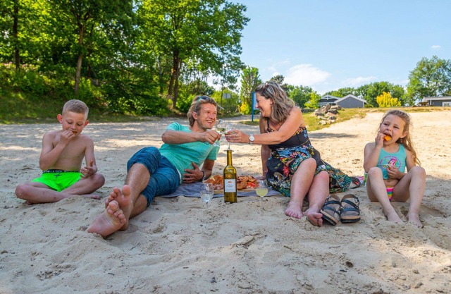 Beautiful apartment in villa for 6 guests with pool, WIFI, TV and terrace