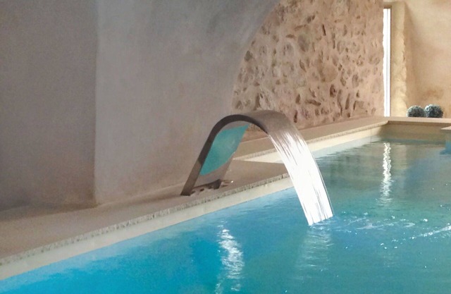 Beautiful apartment for 4 guests with private pool, WIFI, TV, patio and pets allowed