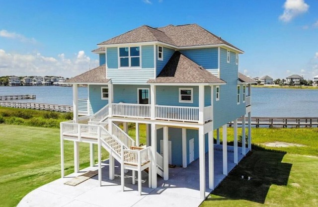 Beautiful Bayfront Home with Water Views