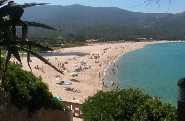 Beautiful beachfront apartment in Liscia