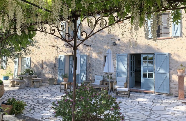 Beautiful Bergerie with an extraordinary view
