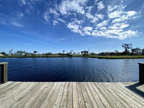 Beautiful Canal & Gulf Waterfront Home