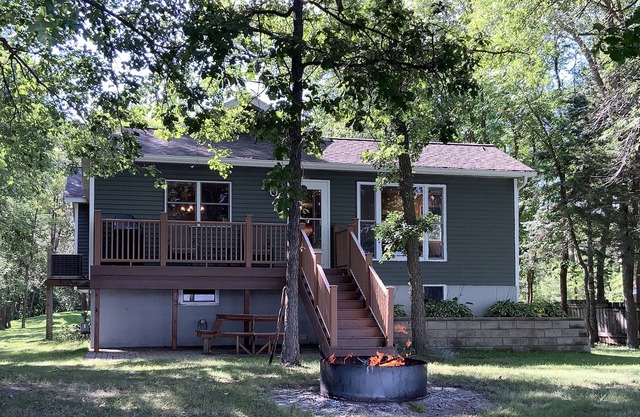 Beautiful Central Minnesota Lake Home Near Restaurants, Shopping, and Golf.