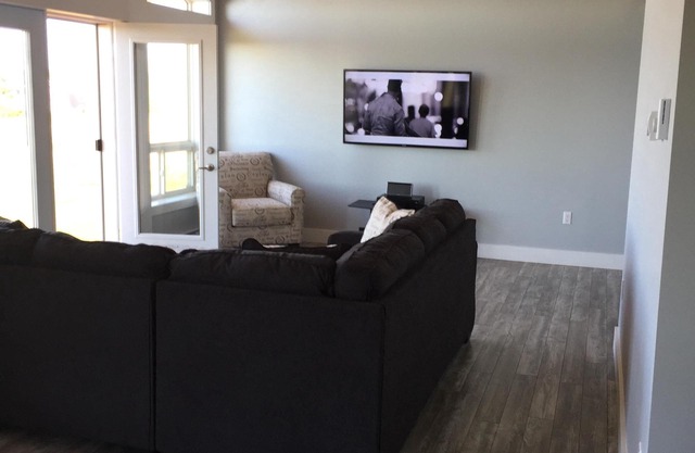 Beautiful Cottage 'Sweet Pea Place' waiting for you at Thunder Cove