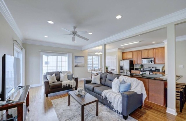 Beautiful End Unit Ocean Block Townhome 300 ft From Beach