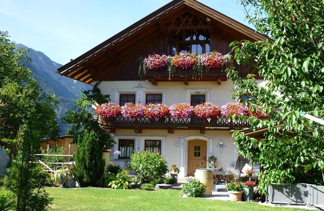 Beautiful, exclusively furnished apartment with 4 edelweiss