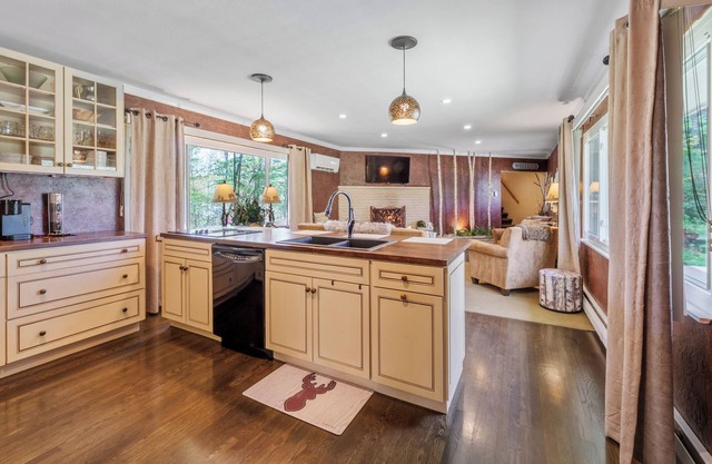 Beautiful family lodge with all the comforts of home