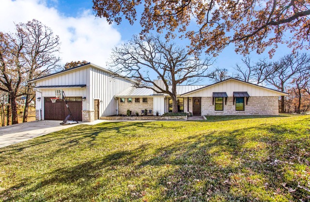 Beautiful Farm House on Lake Lewisville