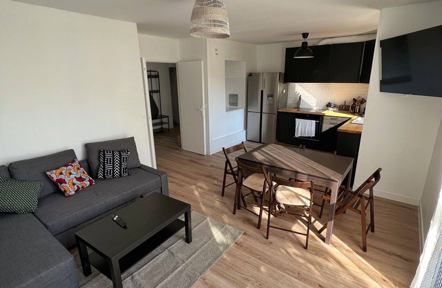 Beautiful flat (10 min to Paris center by metro 8)