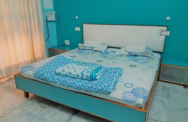 Beautiful Fully Furnished 2BHK Suite - rooms, lobby, kitchen, bathrooms, Garden