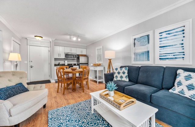 Beautiful Grand Traverse Bay Condo at "The Shores"