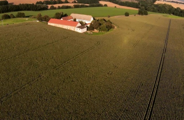 Beautiful Gutshof holiday apartment - vacation on the farm