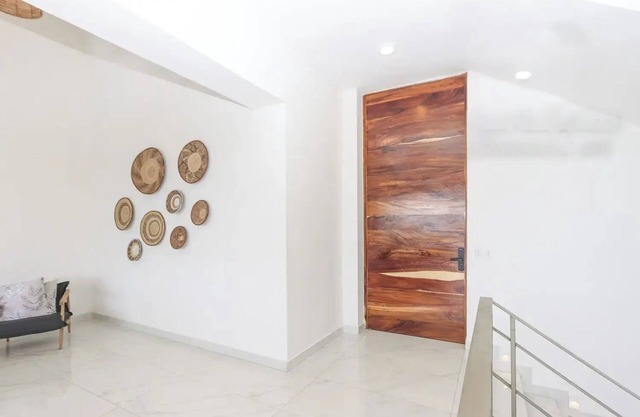 Beautiful house with pool, beach club, ocean and mountain view, exclusive Fracc.