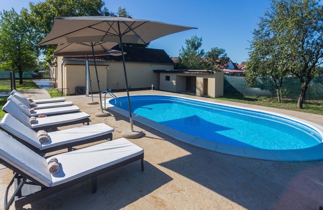 Beautiful home in Donji Andrijevci