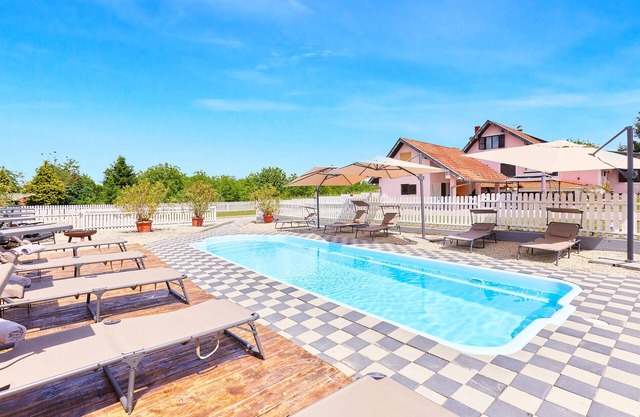 Beautiful home in Budrovac with Wi-Fi