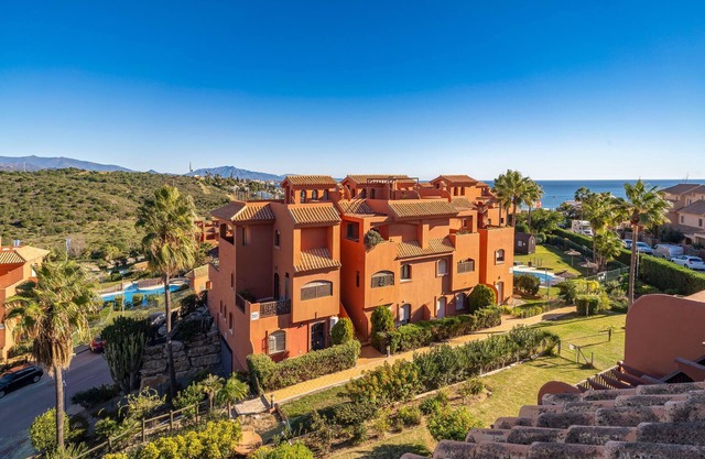 Beautiful home in Estepona with WiFi