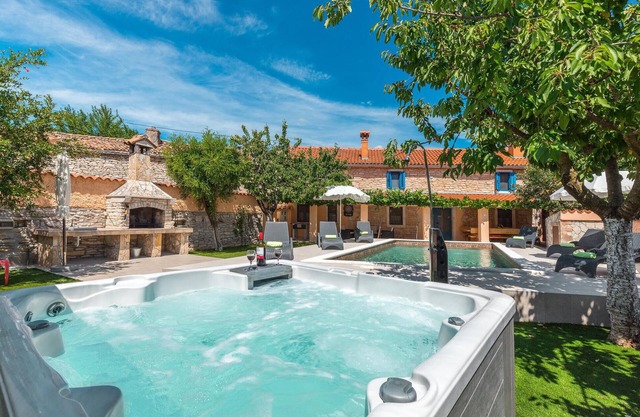 Beautiful home in Barban-Sajini