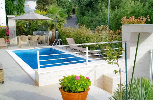 Beautiful home in Klimno with kitchen