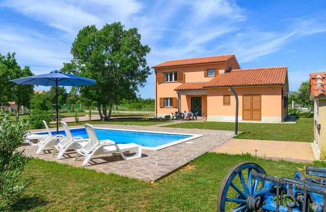 Beautiful home in Labin with WiFi