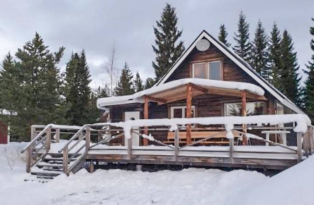 Beautiful home in Mörsil with kitchen