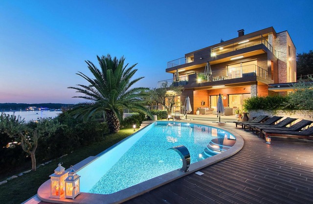 Beautiful home in Pula