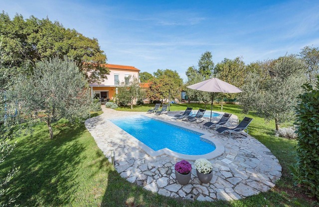 Beautiful home in Pula