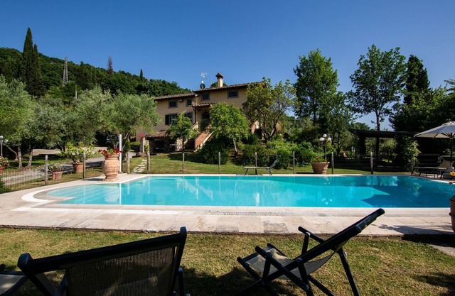 Beautiful private villa with private pool, A/C, WIFI, TV, terrace and pets allowed, close to Are.