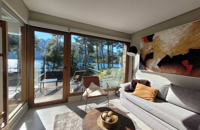 Beautiful lakefront apartment with heated pool