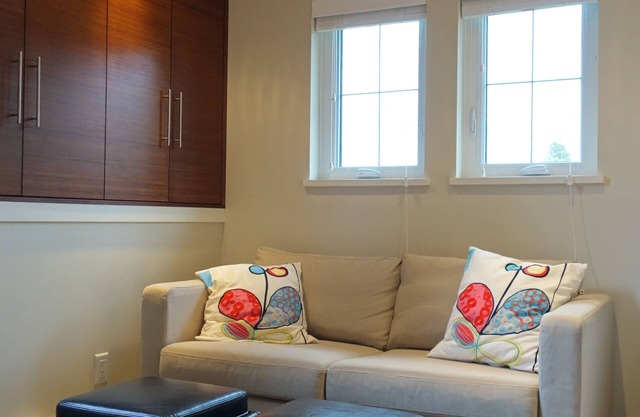 Beautiful Laneway Home With Incredible View