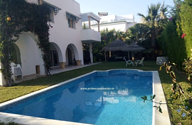 BEAUTIFUL & LARGE HOUSE IN YASMINE HAMMAMET: 3 parental suites, garden & pool