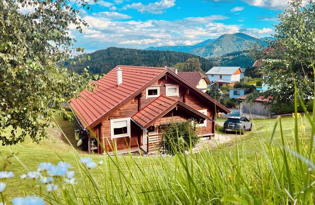 Beautiful log home in sunny Carinthia with fantastic views between Lakes